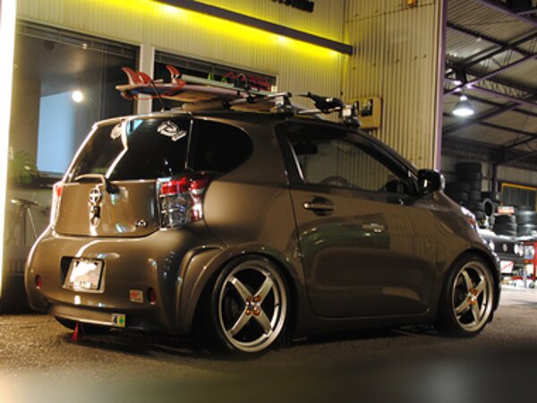SCION IQ × LENSO MAGLITEの画像