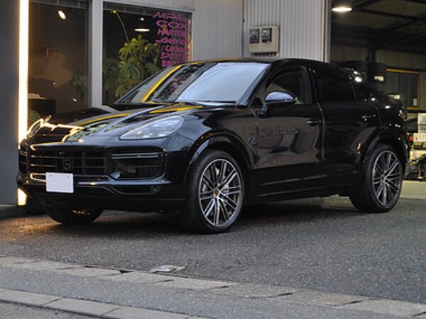 PORSCHE CAYENNE TURBO”COUPE” DEBUTの画像