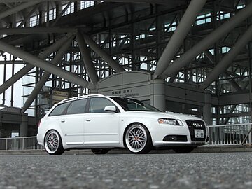 Audi A4 Avant S-lineのイメージ