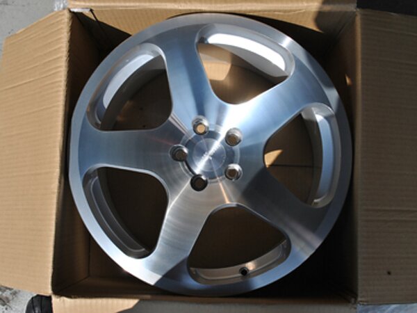 V70 on rotiform NUE concave! ! ! !の画像