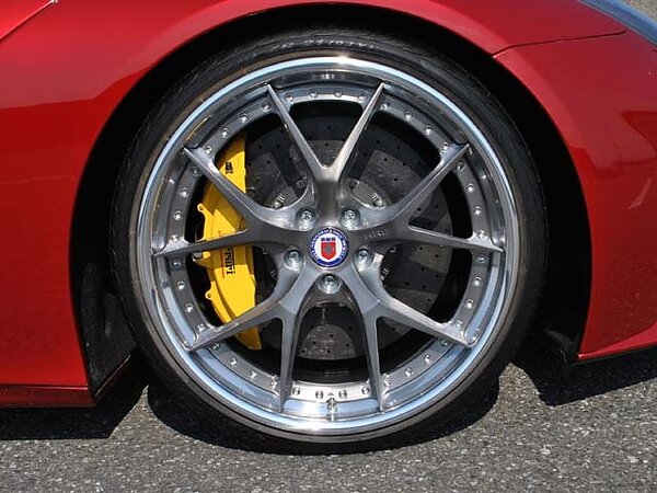 FERRARI F12 berlinetta | アクティブ！